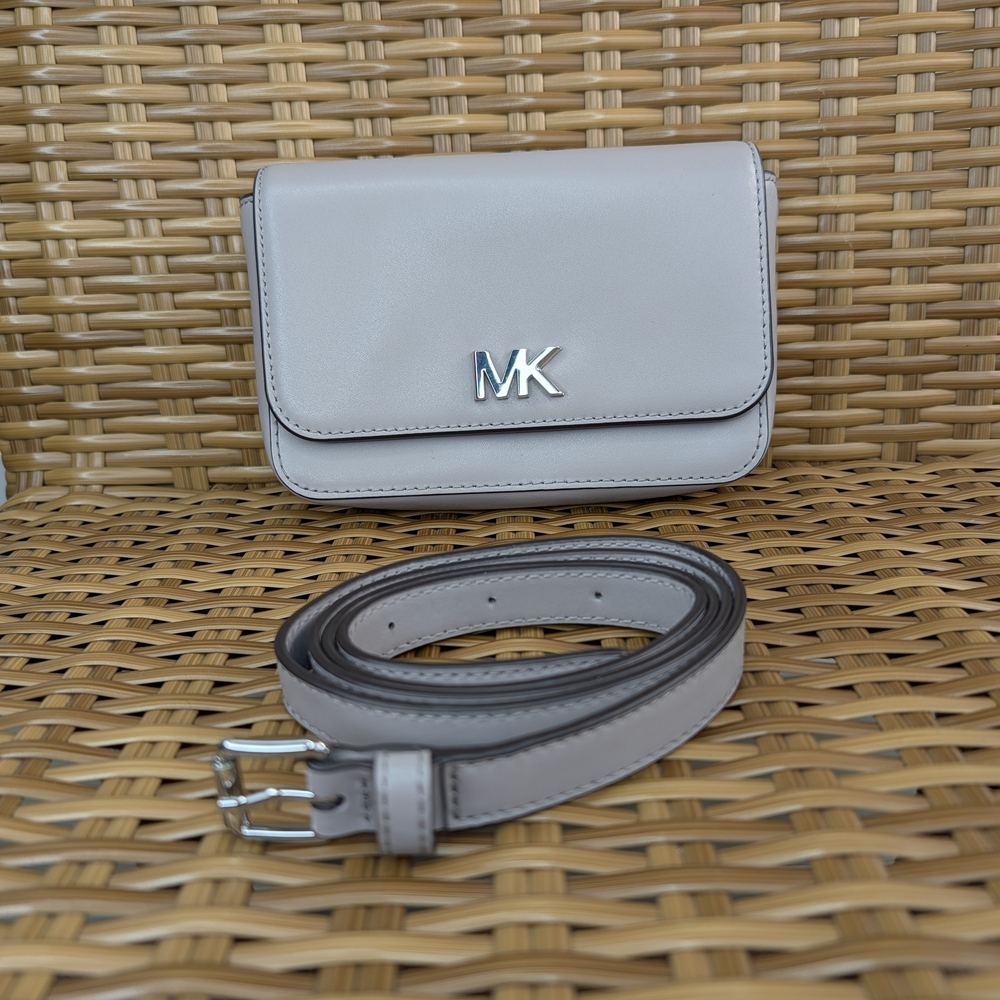 Michael Kors Mott Pearl Gray Smooth Structured Leather Belt Bag NWT